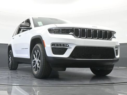 Used 2025 Jeep Grand Cherokee Limited image 63
