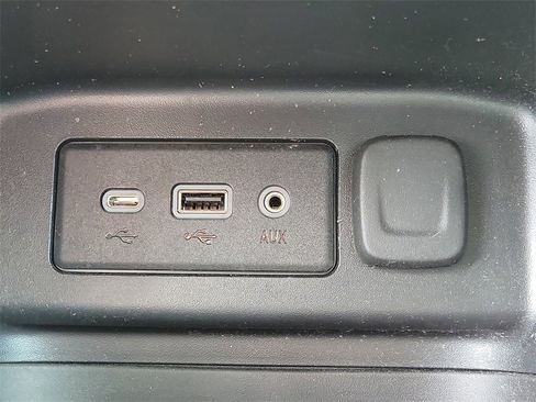 Used 2022 Chevrolet Equinox LS w/ LS Convenience Package image 27