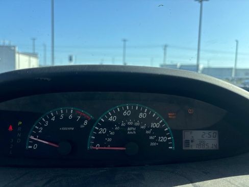 Used 2010 Toyota Yaris Sedan FWD image 11