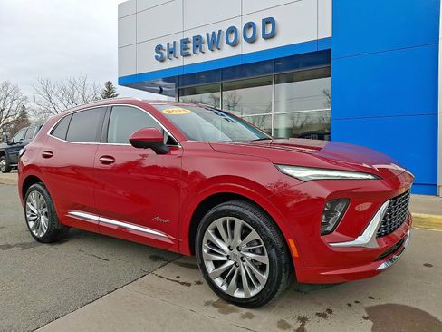 Used 2025 Buick Envision Avenir image 1