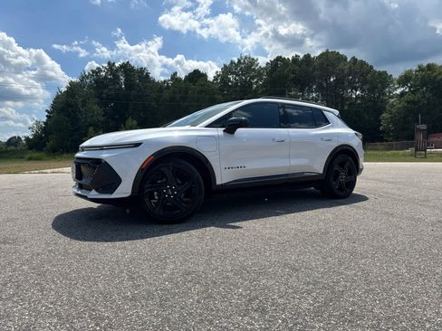 New 2025 Chevrolet Equinox EV RS image 3