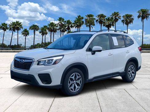 Used 2019 Subaru Forester Premium AWD/4WD image 6