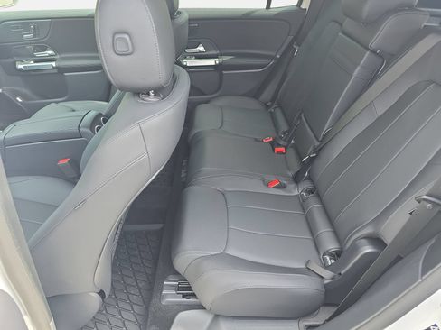 Used 2025 Mercedes-Benz GLB 250 image 14
