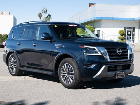 Used 2021 Nissan Armada SL w/ Captain's Chairs Package RWD image 1