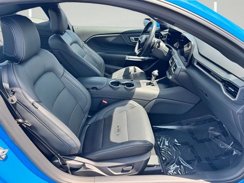 Used 2025 Ford Mustang GT Premium RWD image 17