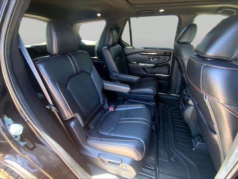Used 2025 Honda Pilot TrailSport image 20