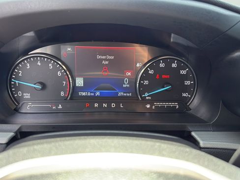 Used 2023 Ford Explorer XLT w/ Equipment Group 202A RWD image 13