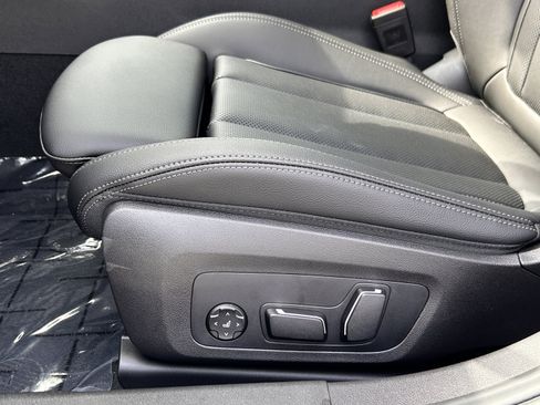 Used 2026 BMW 330i Sedan w/ Premium Package RWD image 25