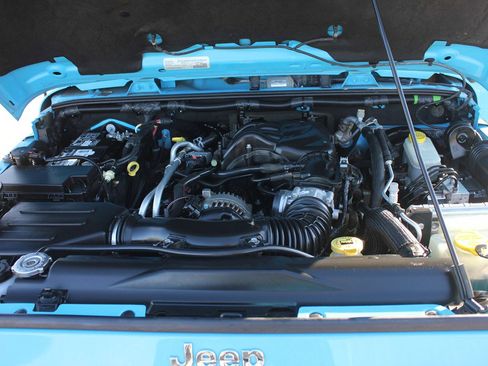 Used 2018 Jeep Wrangler Rubicon w/ Cold Weather Group image 35