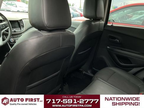 Used 2022 Chevrolet Trax LT w/ LT Convenience Package AWD/4WD image 8