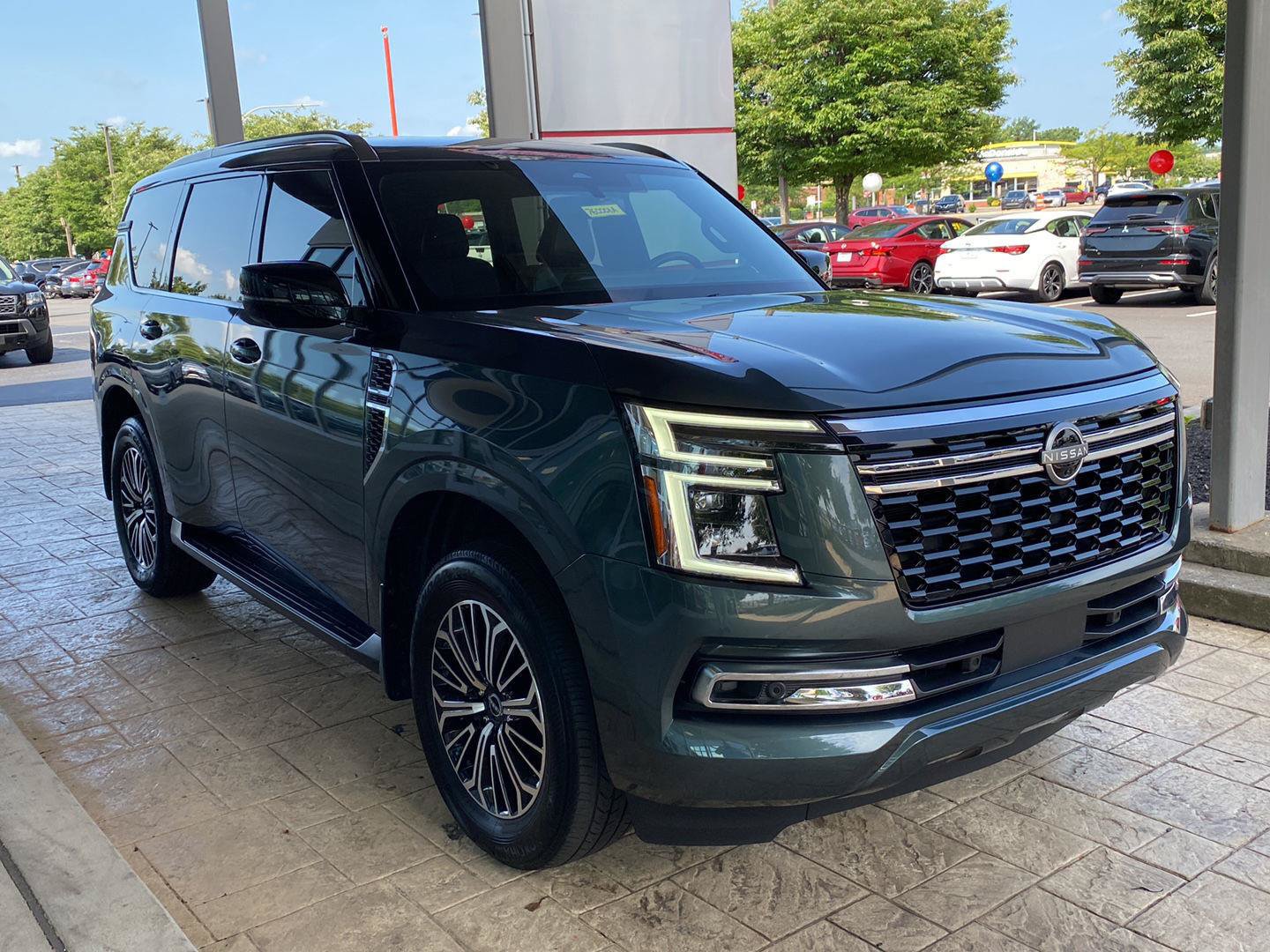 Certified 2025 Nissan Armada SL w/ Captain's Chari Seat Package RWD image 4