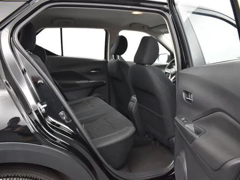Used 2024 Nissan Kicks SV FWD image 18