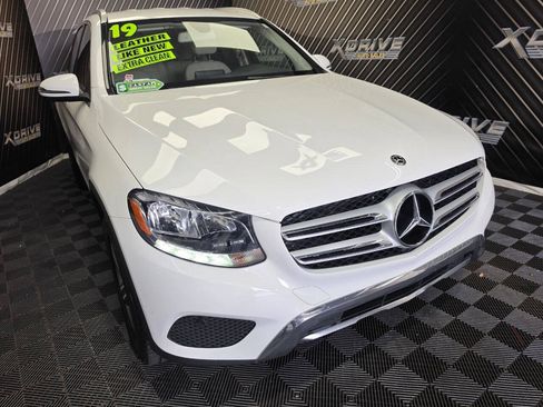 Used 2019 Mercedes-Benz GLC 300 image 4