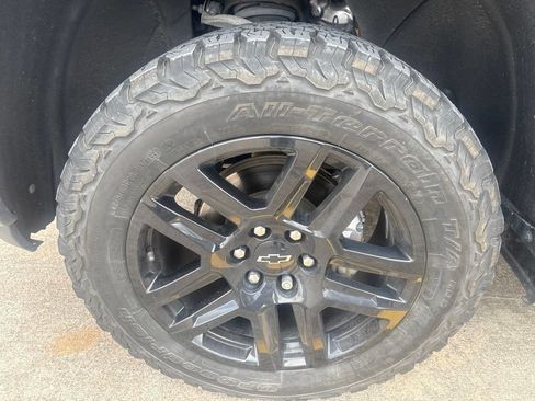 Used 2021 Chevrolet Silverado 1500 Custom Trail Boss AWD/4WD image 12