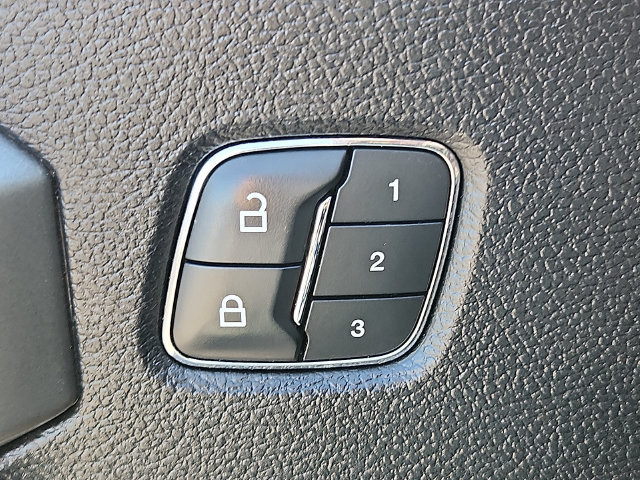 Used 2018 Ford F150 Lariat w/ Equipment Group 502A Luxury AWD/4WD image 29