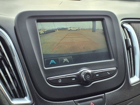 Used 2018 Chevrolet Malibu LT image 5