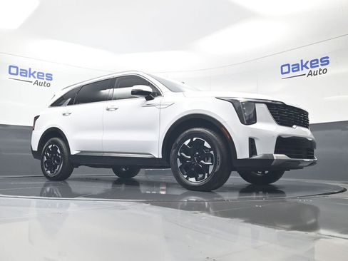 Certified 2026 Kia Sorento S AWD/4WD image 40