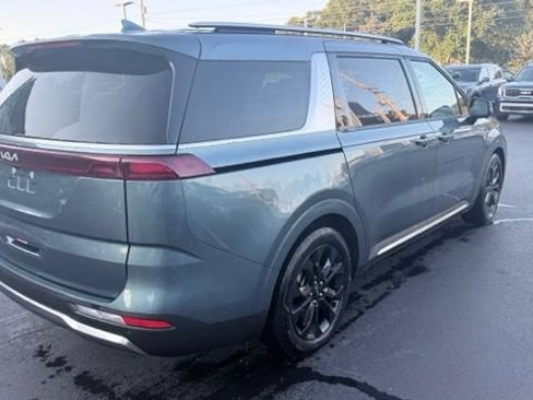Certified 2024 Kia Carnival SX FWD image 3
