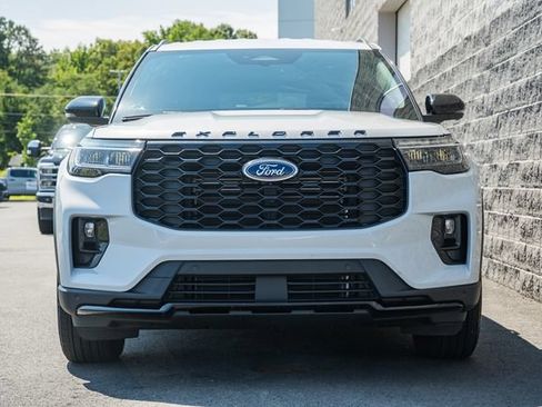 Used 2026 Ford Explorer ST-Line AWD/4WD image 3