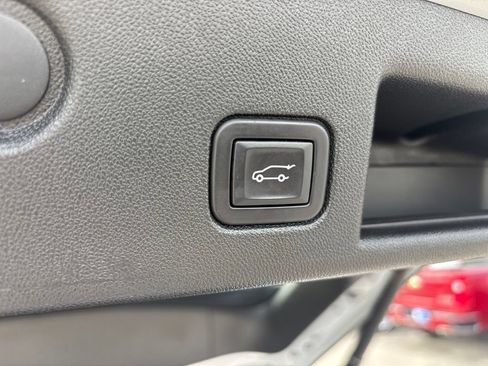Used 2022 Chevrolet Equinox Premier AWD/4WD image 41