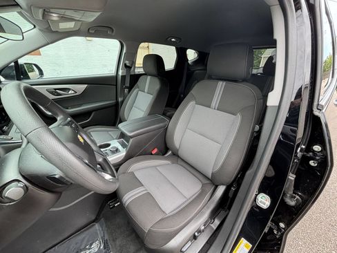 Used 2025 Chevrolet Blazer LT FWD image 36