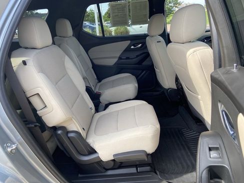 Used 2023 Chevrolet Traverse LT w/ LPO, Cargo Package AWD/4WD image 13
