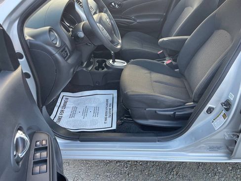Used 2018 Nissan Versa SV FWD image 10