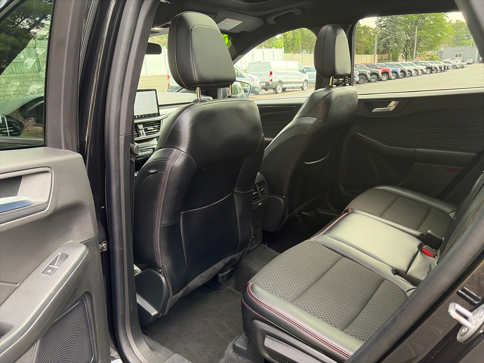 Used 2024 Ford Escape ST-Line w/ Tech Pack #1 AWD/4WD image 10
