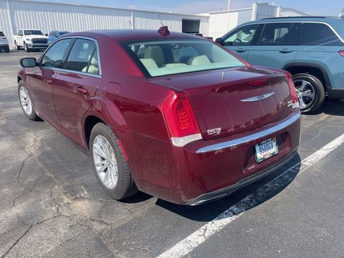 Used 2016 Chrysler 300 Limited image 4
