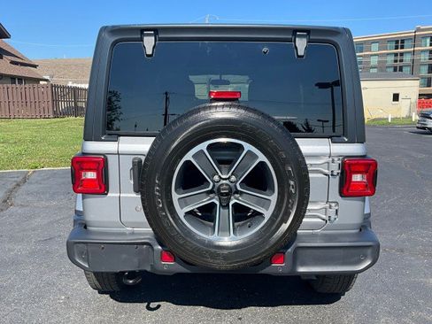 Used 2019 Jeep Wrangler Unlimited Sahara w/ Safety Group AWD/4WD image 6