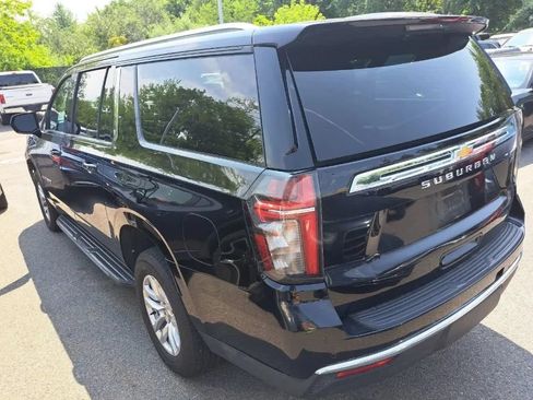 Used 2022 Chevrolet Suburban LT AWD/4WD image 2
