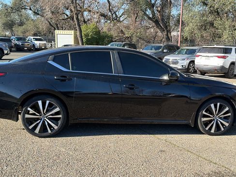 Used 2020 Nissan Altima 2.5 SR w/ Premium Package image 4
