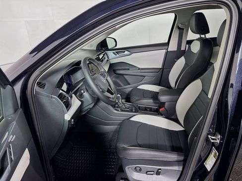 New 2025 Volkswagen Taos SEL image 11