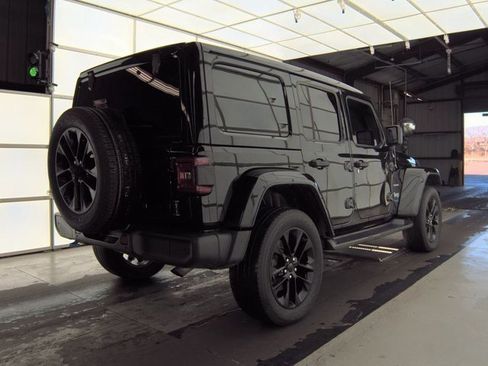 Used 2022 Jeep Wrangler Unlimited Sahara w/ Cold Weather Group image 2