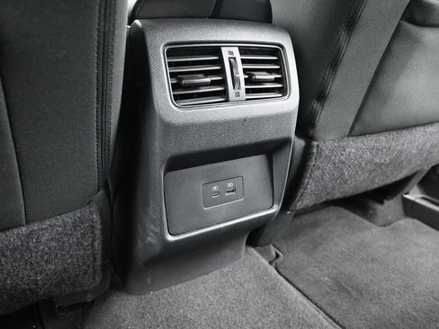 Used 2022 Nissan Rogue SV image 18