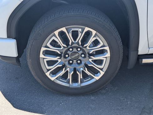 Used 2024 GMC Sierra 1500 Denali Ultimate AWD/4WD image 15