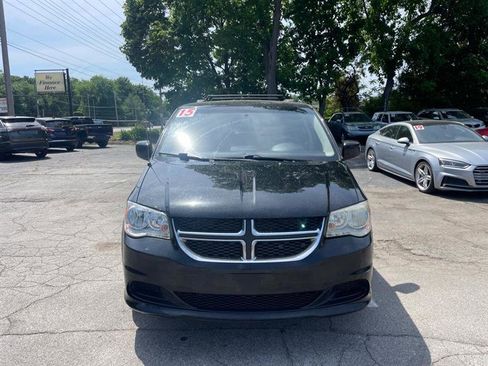 Used 2015 Dodge Grand Caravan SXT FWD image 2