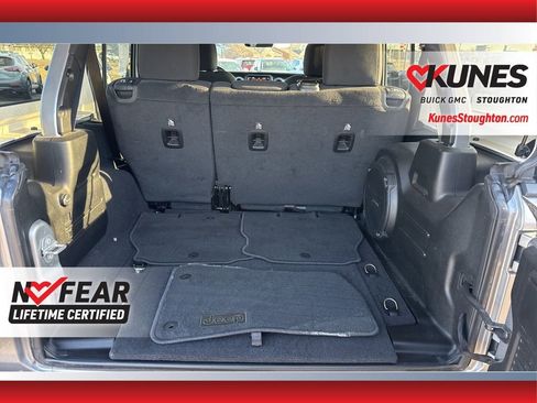 Used 2021 Jeep Wrangler Unlimited Sahara w/ Uconnect 4C Nav & Sound Group AWD/4WD image 45