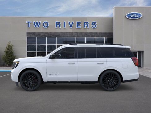 New 2026 Ford Expedition Platinum image 3