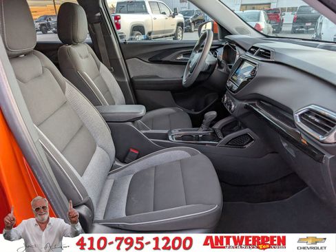 Used 2022 Chevrolet TrailBlazer LT w/ Convenience Package image 12