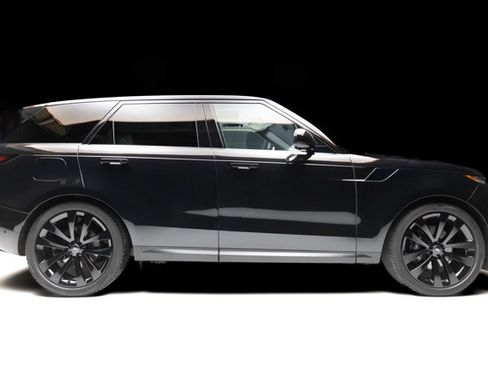 Used 2023 Land Rover Range Rover Sport SE image 2