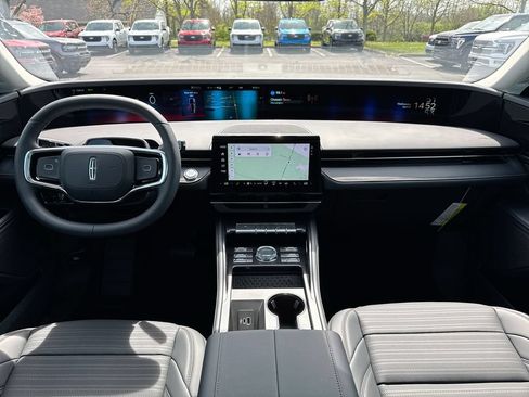 New 2026 Lincoln Nautilus Reserve w/ Jet Appearance Package AWD/4WD image 10