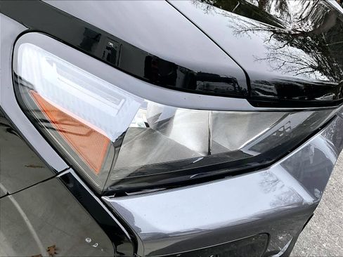 Used 2023 Chevrolet Colorado LT w/ LT Convenience Package II image 34