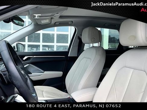 Used 2023 Audi Q3 2.0T Premium w/ Convenience Package AWD/4WD image 17