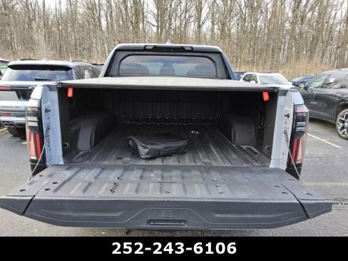 Used 2024 GMC Sierra EV Denali image 4