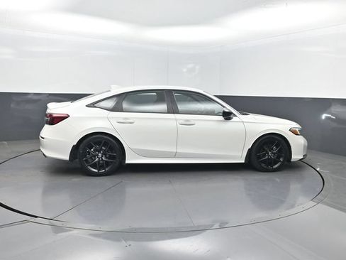 Used 2025 Honda Civic Sport image 30