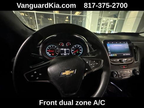 Used 2019 Chevrolet Malibu LT FWD image 5