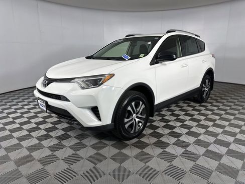 Used 2016 Toyota RAV4 LE image 3