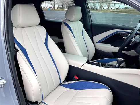 Used 2025 Acura ADX A-Spec image 8