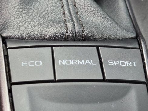 Used 2024 Toyota Camry SE FWD image 21